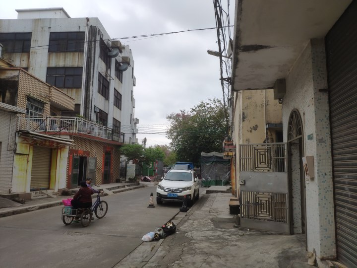 广东省中山市坦洲镇坦联路19号4楼A座的房地产法拍房图片3