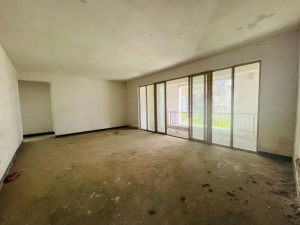 君华新城六区 6室4厅 326.85㎡ 毛坯_中山火炬开发区华佗山公园二手房图片