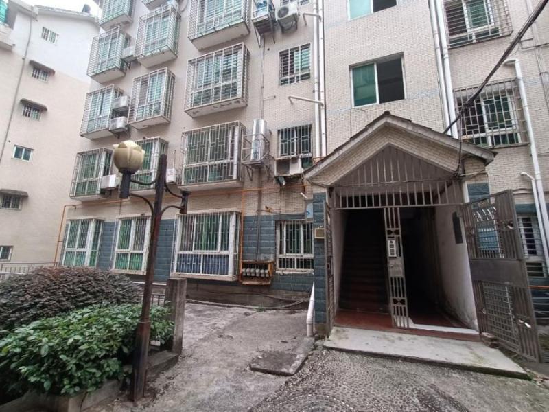 郴州市苏石路16号东方新城三期南苑11栋202房法拍房图片3