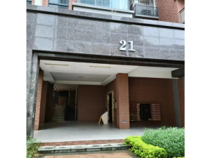 位于中山市板芙镇滨江四路8号纯水岸花园21幢1503房 位于中山市板芙镇滨江四路8号纯水岸花园21幢1503房中山法拍房图片