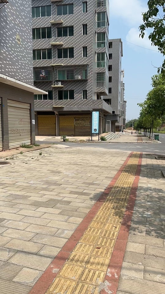 衡南县新县城71-37号地（新气象花苑B栋）706-B室法拍房图片3