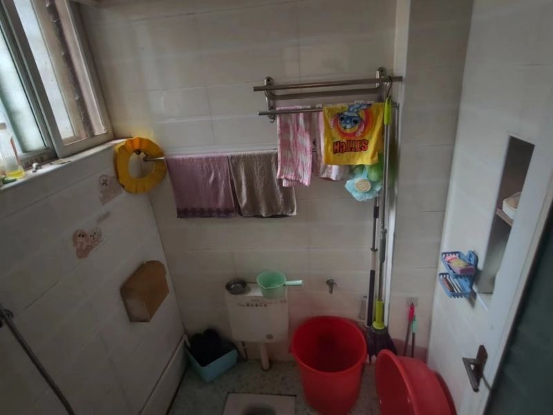 郴州市惠泽路（惠泽巷18号）惠泽园三区41栋103房法拍房图片2