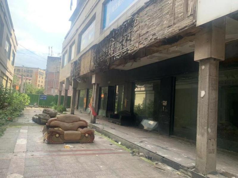 资兴市鲤鱼江大兴西路鸿都商业广场B2栋16房法拍房图片1