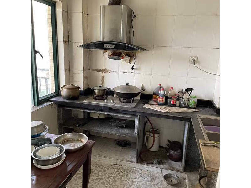 中山市三乡镇平南村鸿埠园路83号丰润豪庭2幢2梯601房的房地产及室内财产法拍房图片7