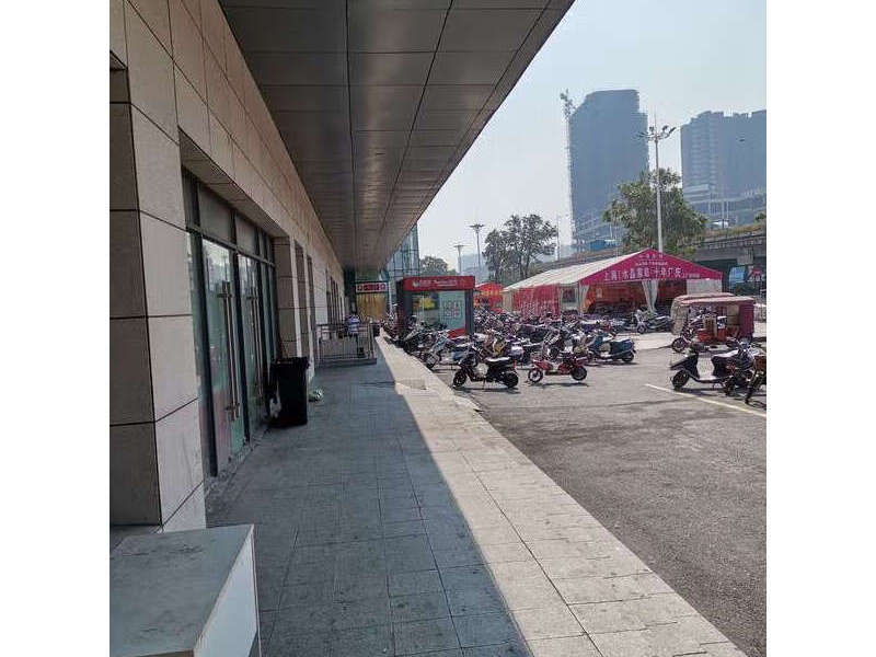 中山市东凤镇凤翔大道2号名扬世纪广场2座1205房的房地产及室内财产法拍房图片2